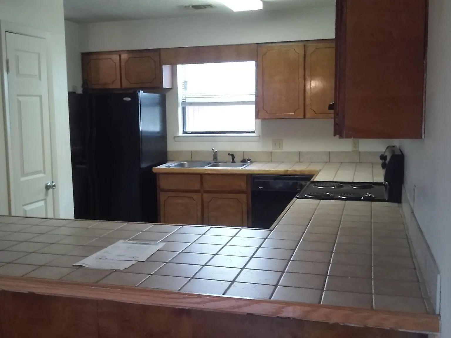 3 bed, 2.5 bath, 1610 sqft, $1,690 — Photo 1