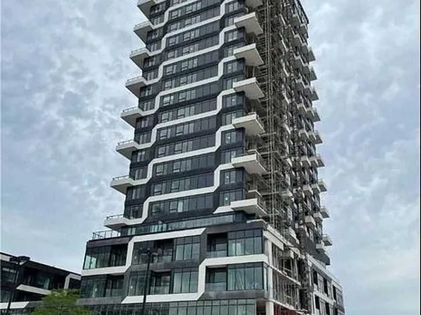 297 Oak Walk Dr #1010, Oakville, ON L6H 3R6