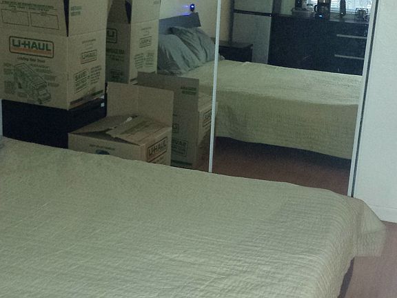 4th image of 939 Merritt Ct