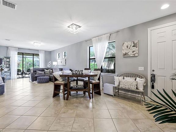 4th image of 7659 Jacaranda LN