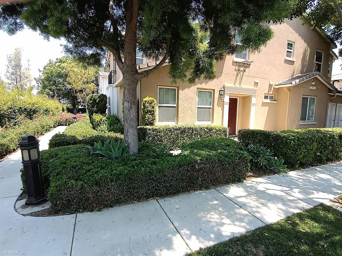 Garden Gate St — Photo 3