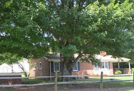 2nd image of 790 Moore Dr