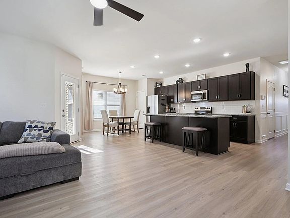 5th image of 409 Tines Dr