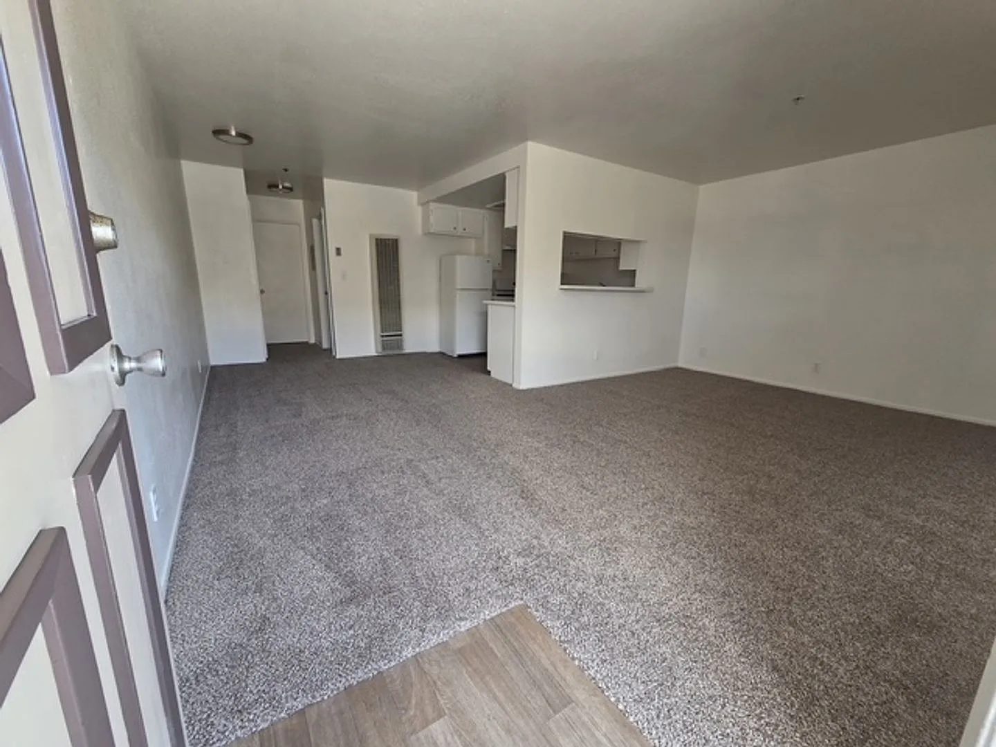 Broadway Apartments — Photo 4