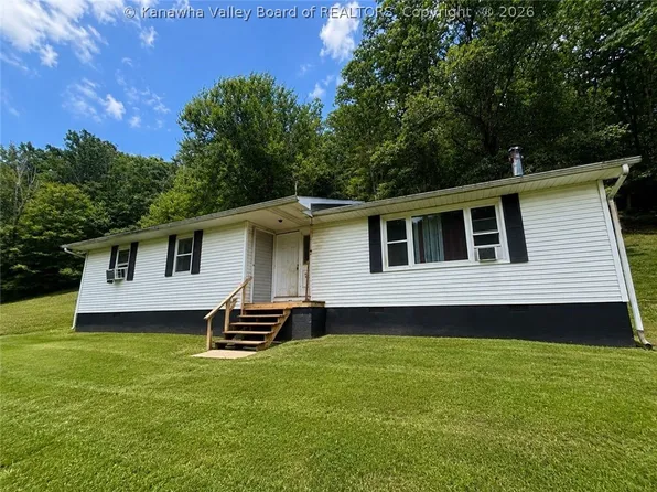 126 Rocky Holw, Sissonville, WV 25320