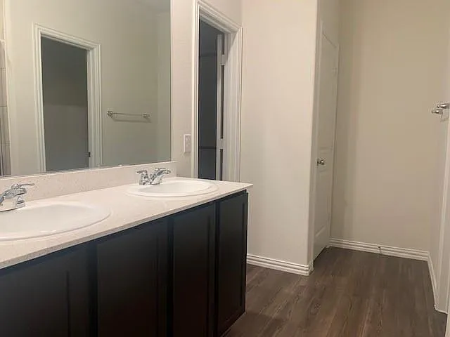 408 Hackberry St — Photo 7