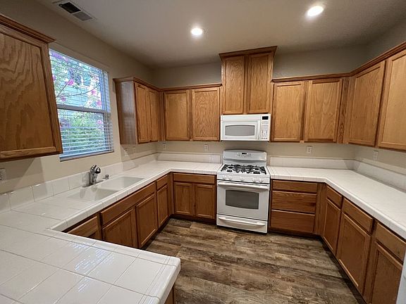 2nd image of 2343 Snowberry Cir