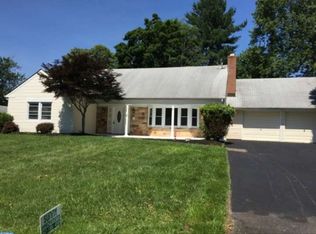 20 Traynor Ln, Willingboro, NJ 08046