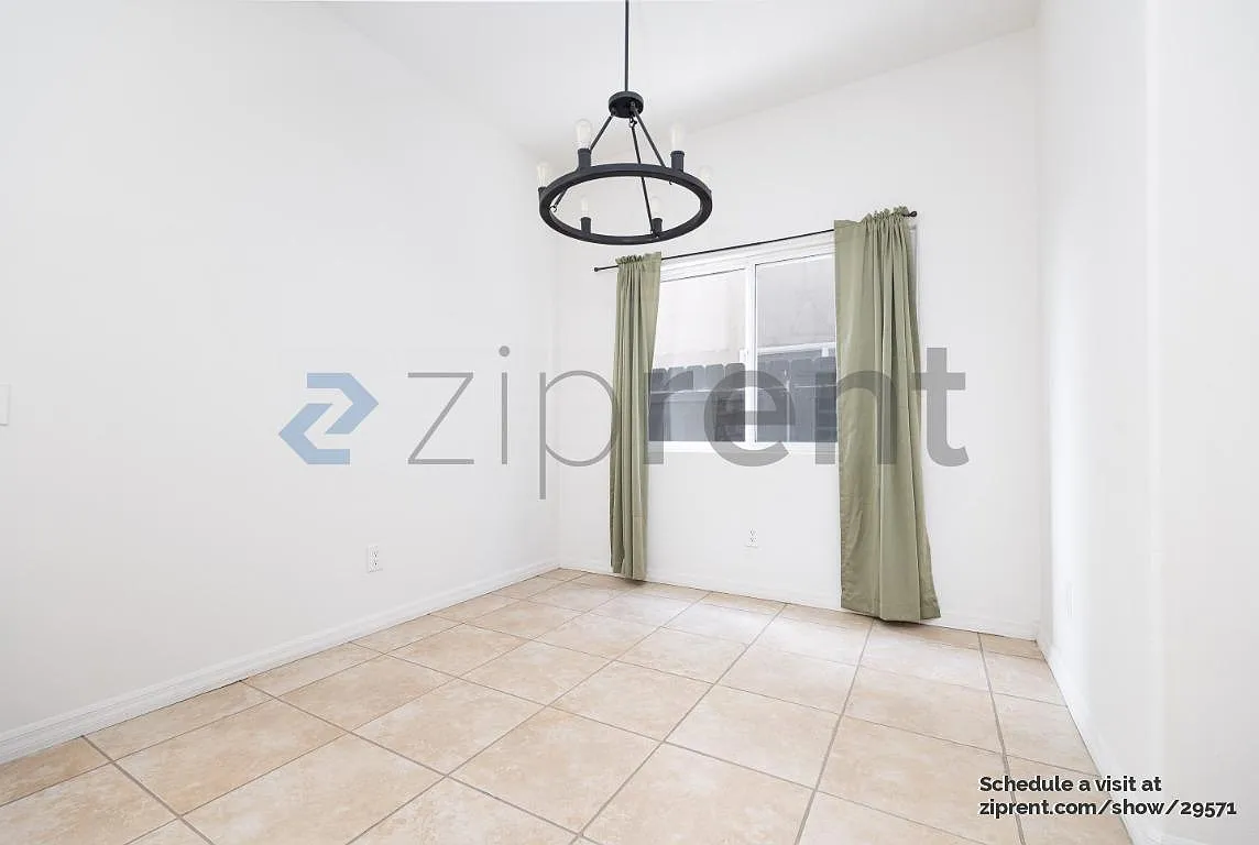 4 bed, 2.5 bath, 1881 sqft, $4,400 — Photo 4