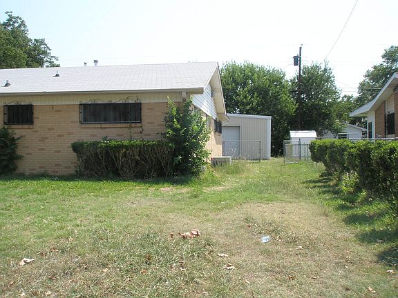 3rd image of 1306 Cedar Dr