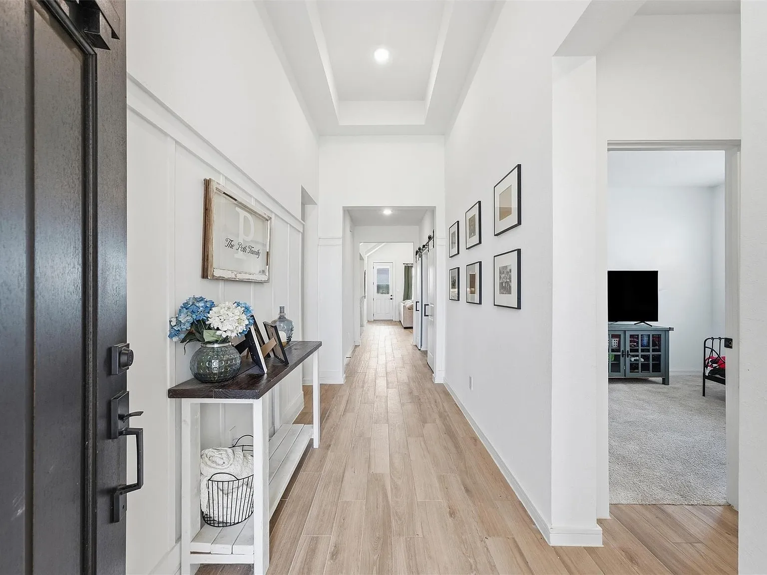 4 bed, 3.0 bath, 2108 sqft, $3,200 — Photo 4