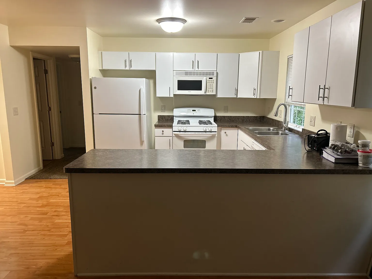 2 bed, 1.5 bath, 1050 sqft, $1,395 — Photo 3
