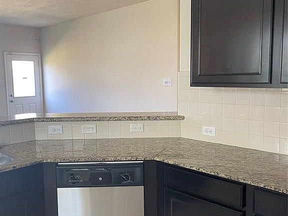 5th image of 4018 Windmill Creek Dr