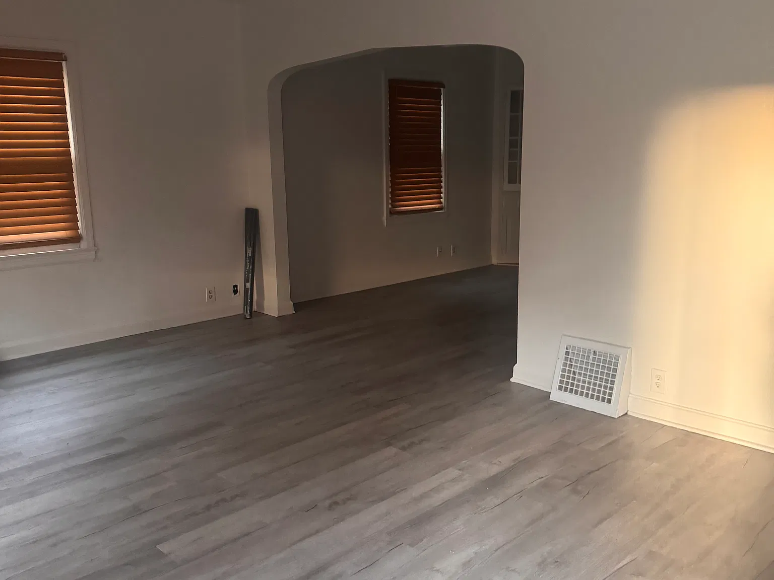 4 bed, 1.5 bath, 1310 sqft, $2,200 — Photo 4