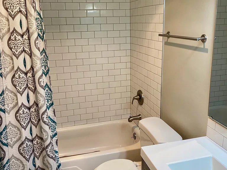 390 Rencliffe Apartments — Photo 8