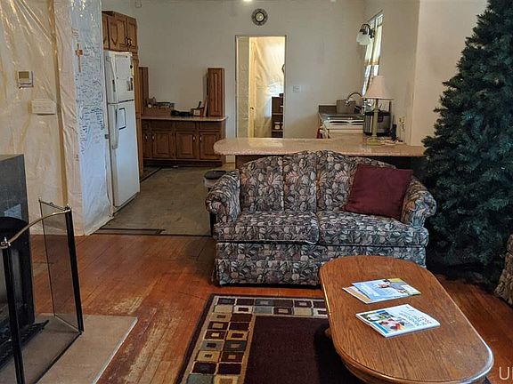 5th image of 707 W Brown St