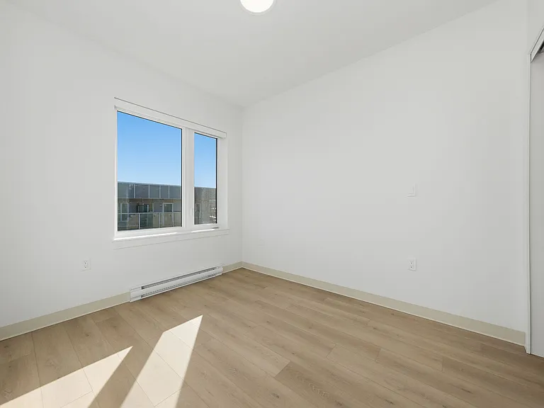 1529 Oxford St — Photo 64