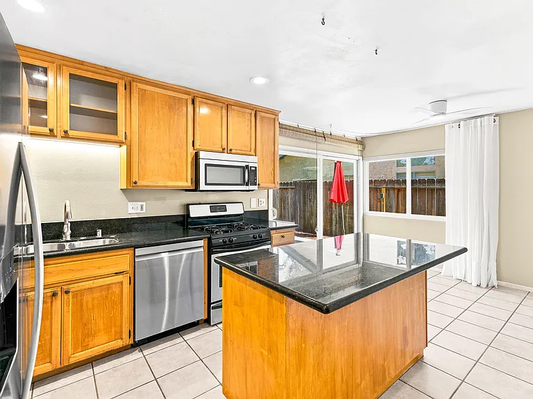 11770 Treeview Pl — Photo 5