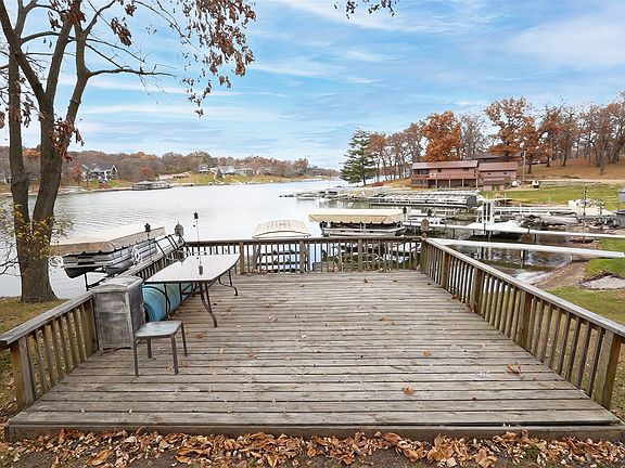 3rd image of 276 Center Point Dr