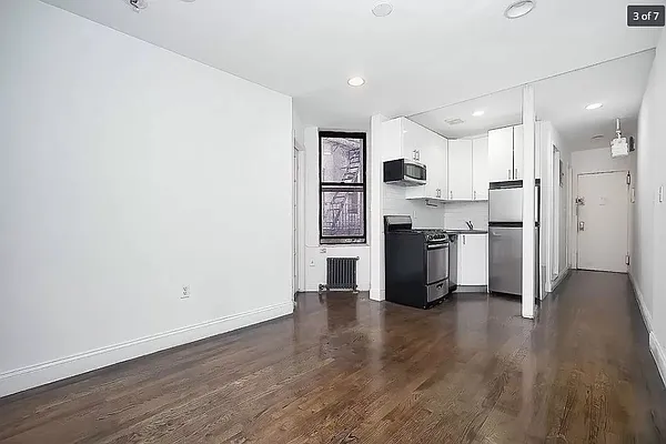 Rented by Douglas Elliman | media 14