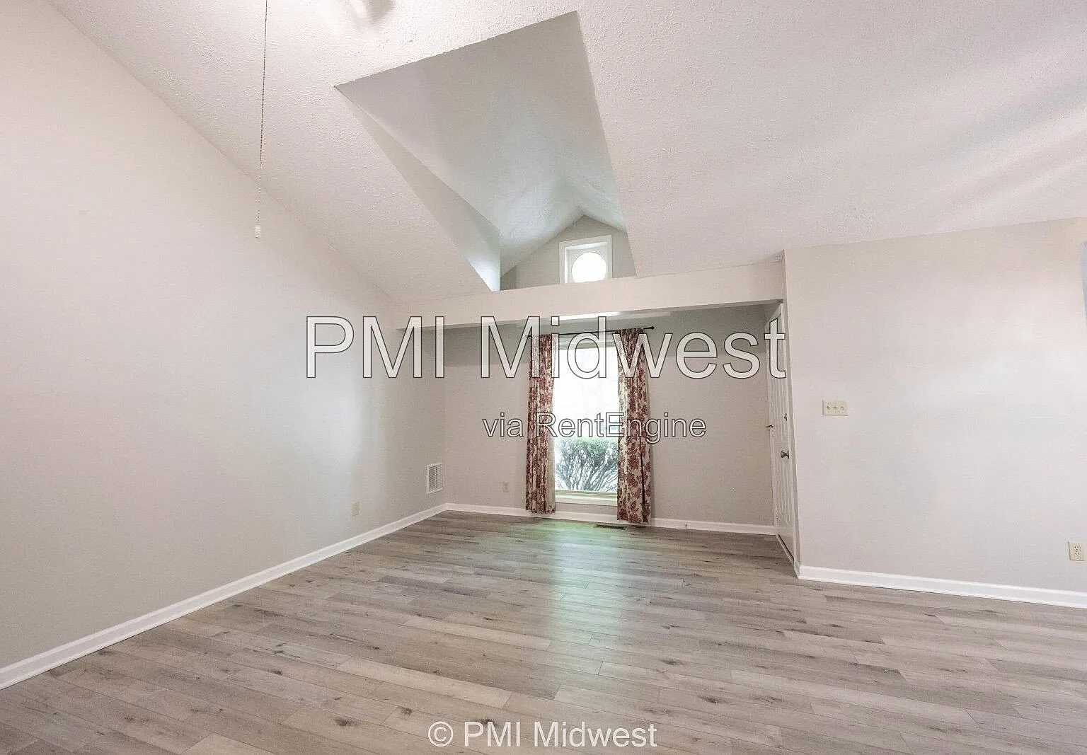 2 bed, 2.0 bath, 1464 sqft, $1,199 — Photo 2
