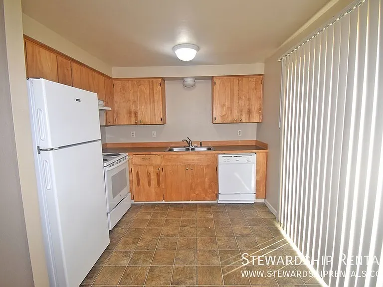 1170 Grant Aly #B — Photo 7
