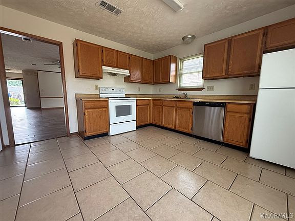 4th image of 3444 Wickham Rd