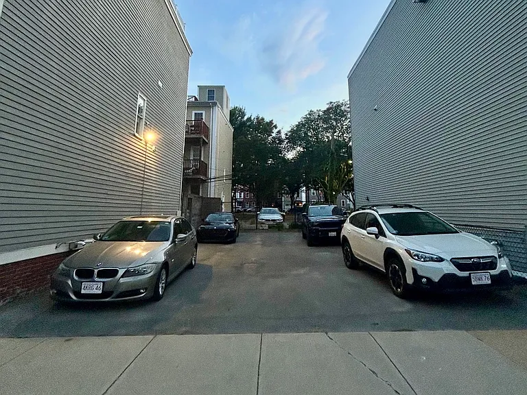 289 W 2nd St #2 — Photo 8