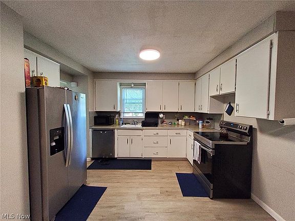 4th image of 4113 Stonehaven Rd