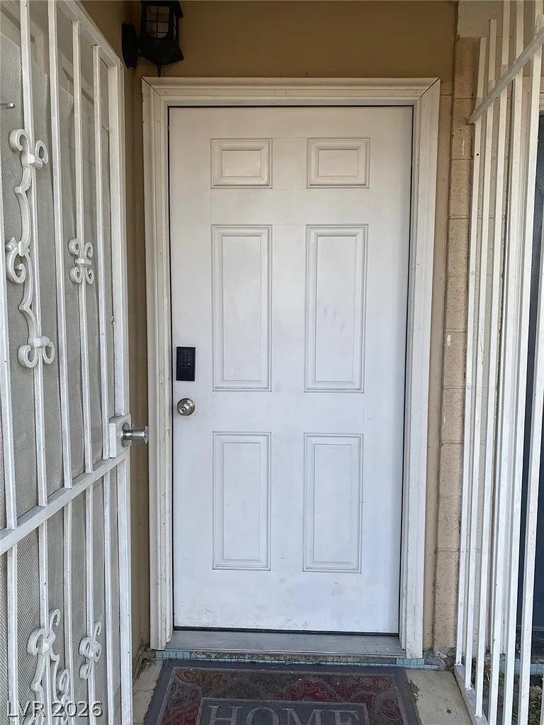 2 bed, 2.0 bath, 943 sqft, $1,275 — Photo 2