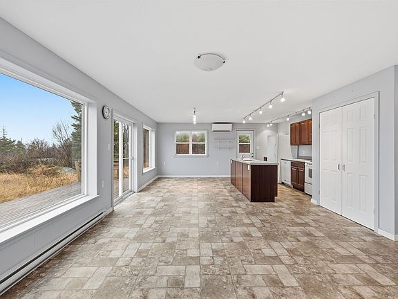 4th image of 2034 Lower Prospect Rd
