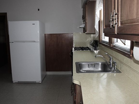 4th image of 28 Quincy St