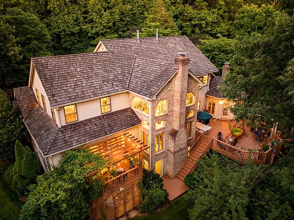 3rd image of 1358 Lake Forest Ct