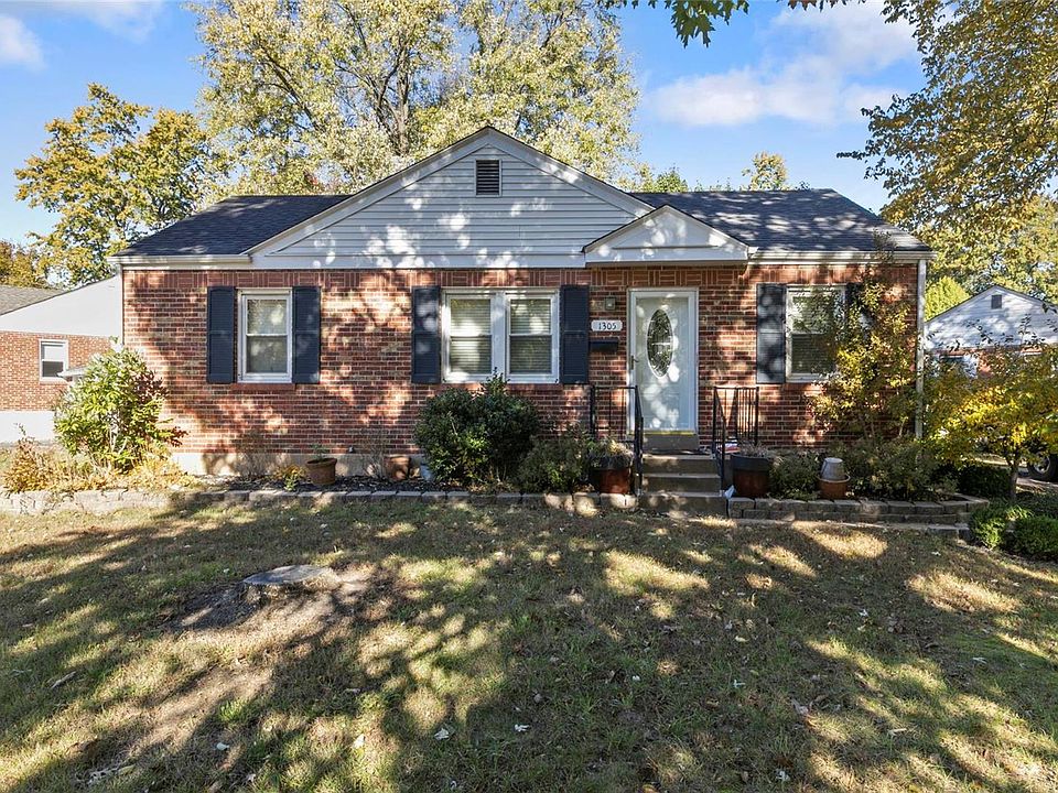 2nd image of 1305 Warson Pl