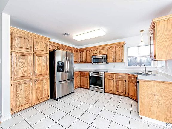 5th image of 1023 Rebecca Dr