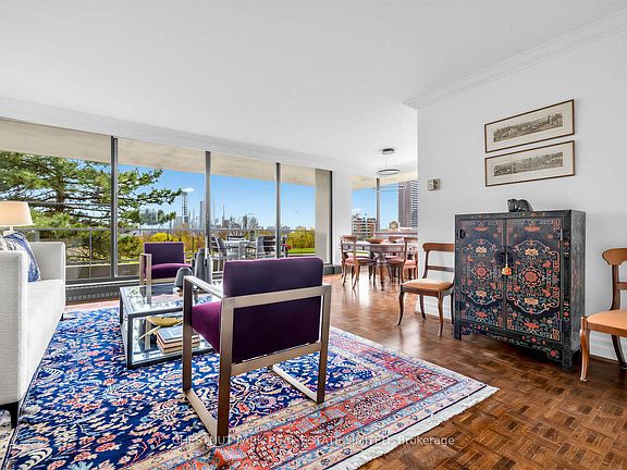 4th image of 10 Avoca Ave #506