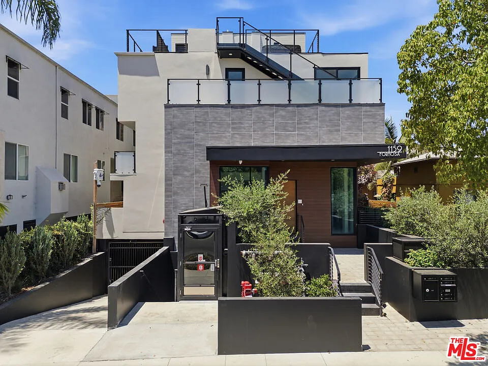 1159 N Formosa Ave #1
