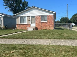 16943 Mayfield St, Roseville, MI 48066