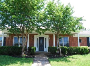 702 Country Club Dr, Joshua, TX 76058