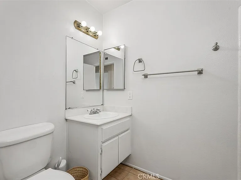 1 Slocum — Photo 29