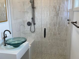 95 17th St APT E, Hermosa Beach, CA 90254
