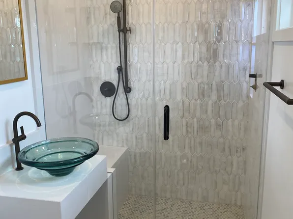 95 17th St APT E, Hermosa Beach, CA 90254