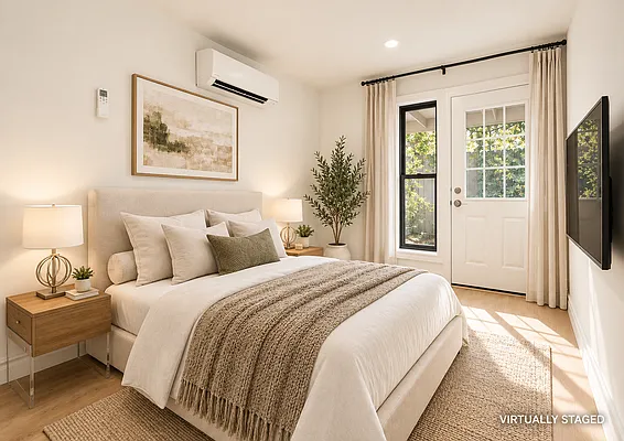 Bedroom, photo 1