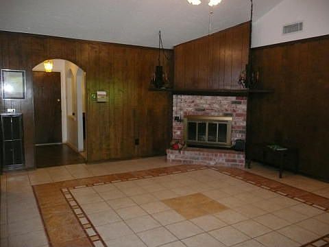 2nd image of 327 County Fair Dr