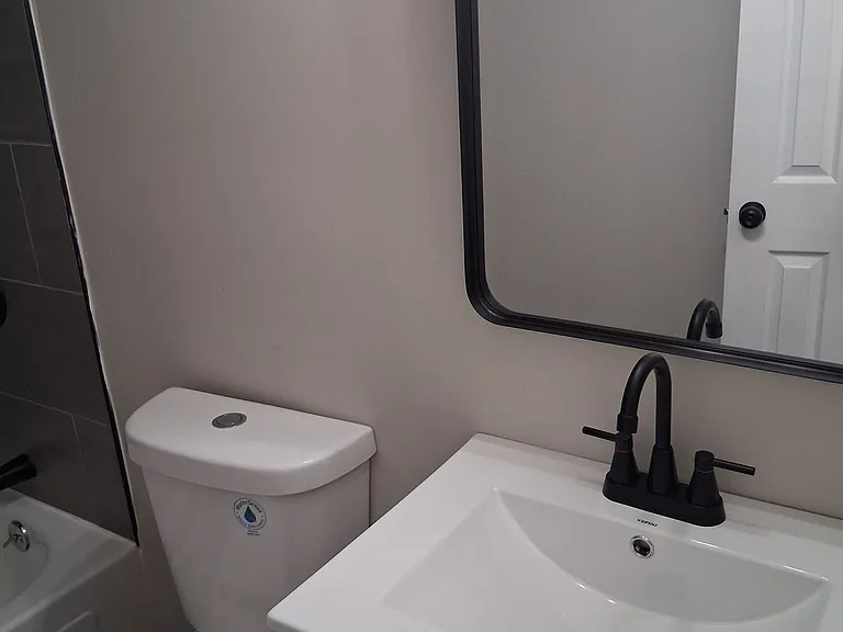 8229 Queens Dr — Photo 11