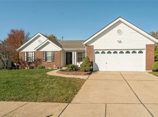 972 Keeneland Rd, Florissant, MO 63034
