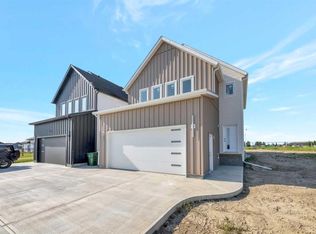 6906 S 35th St, Lloydminster, AB T9V3T2