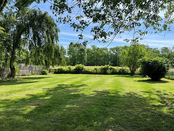 4th image of 150 S Country Club Ct