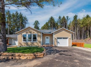 443 SE Winchell St, Depoe Bay, OR 97341