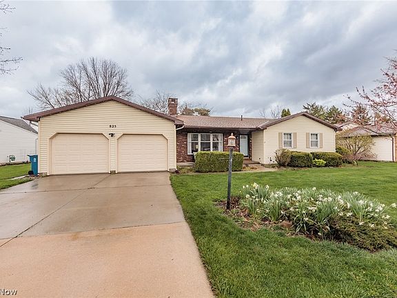 2nd image of 825 Gloucester Dr